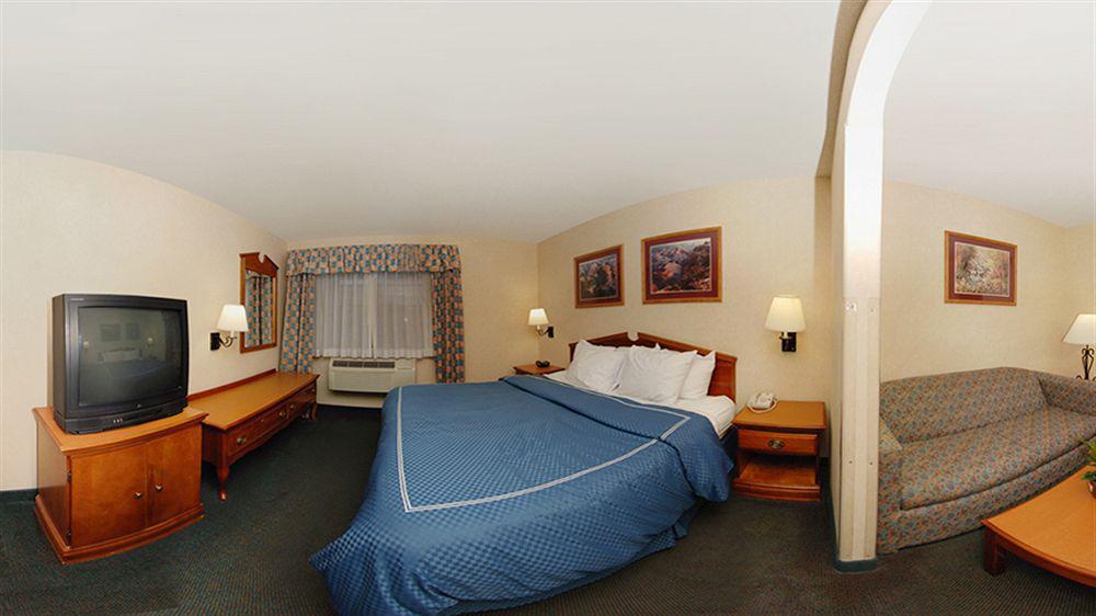 Spark By Hilton Tucson Airport Exterior photo